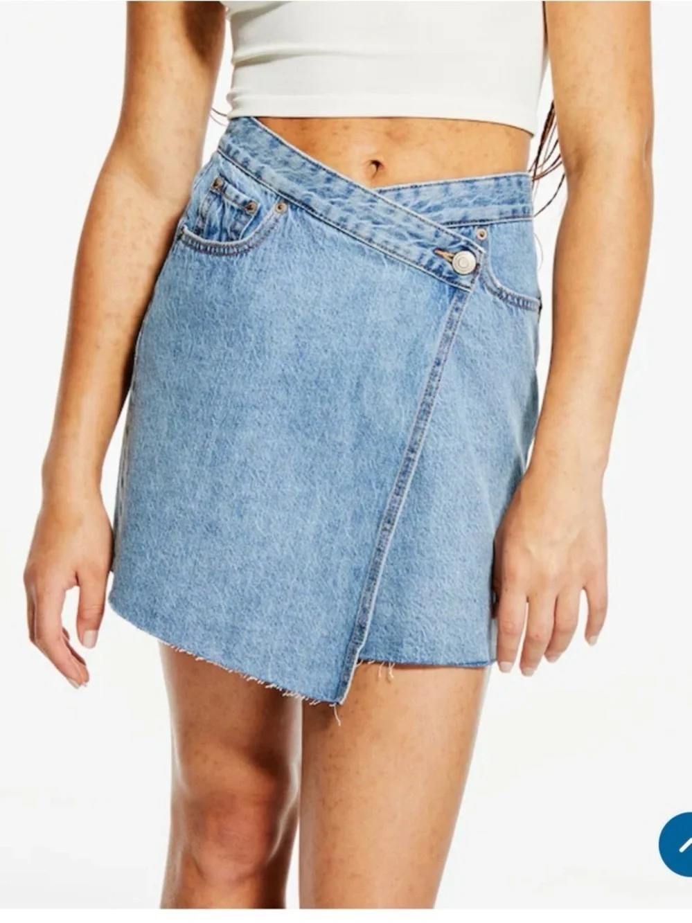 Retro 90’s look wrap asymmetrical raw hem Light Blue Denim Wrap Mini Skirt sz 4